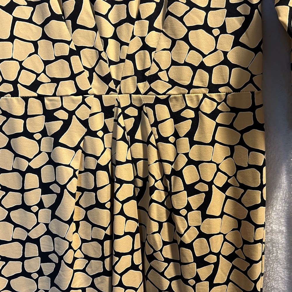 J.McLaughlin Catalina Cloth Animal Print Sheath Dress Black & Yellow Size L - Picture 6 of 6